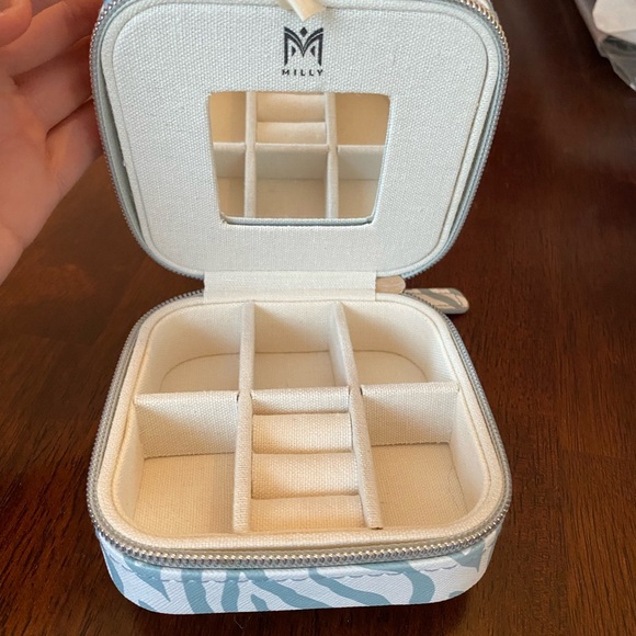 Milly Traveling Jewelry Organizer - Picture 4 of 8